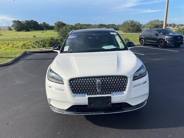 Photo of 2022 Pristine White Lincoln Corsair