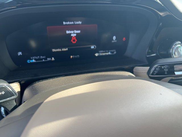 Photo of 2022 Pristine White Lincoln Corsair