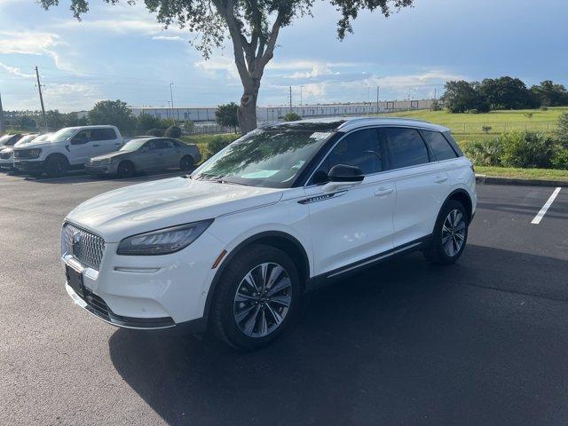 Photo of 2022 Pristine White Lincoln Corsair