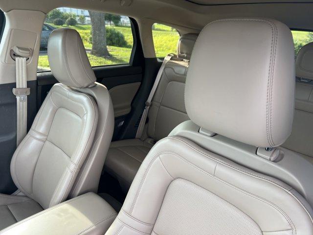 Photo of 2022 Pristine White Lincoln Corsair
