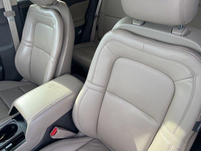 Photo of 2022 Pristine White Lincoln Corsair