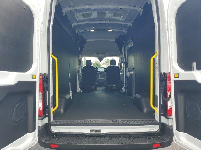 Photo of 2025 Oxford White Ford Transit-250