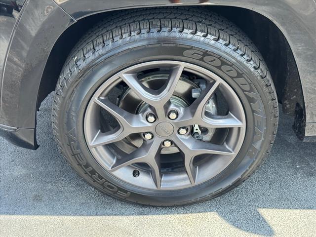 Photo of 2020 Velvet Red Pearlcoat Jeep Grand Cherokee