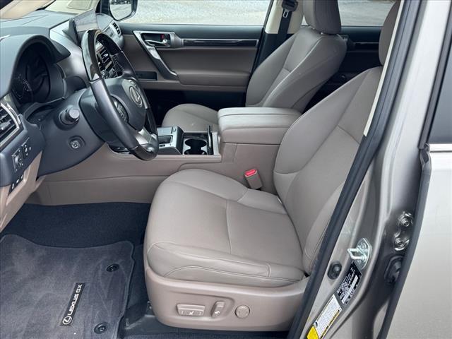 Photo of 2023 Atomic Silver Lexus GX 460