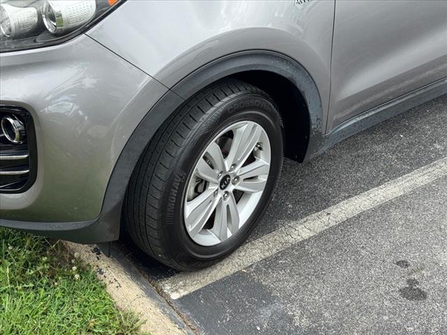 Photo of 2018 Mineral Silver Kia Sportage