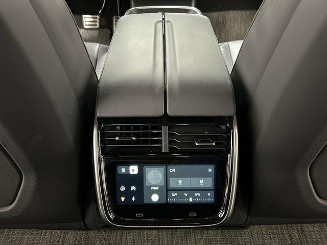 Photo of 2023 Limestone Rivian R1T