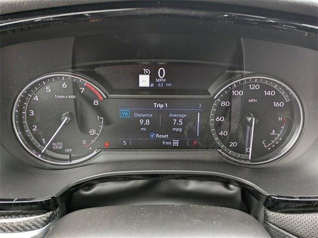 Photo of 2025 Silver Metallic Cadillac XT5