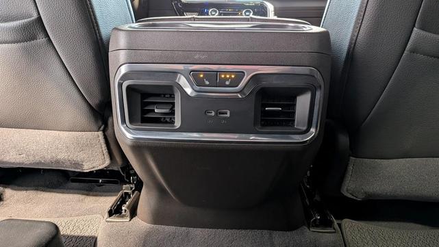 Photo of 2024 Onyx Black GMC Sierra 2500