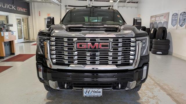 Photo of 2024 Onyx Black GMC Sierra 2500