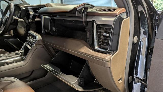 Photo of 2024 Onyx Black GMC Sierra 2500