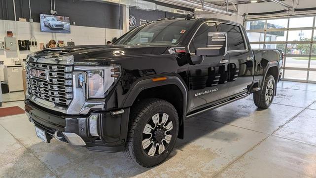 Photo of 2024 Onyx Black GMC Sierra 2500
