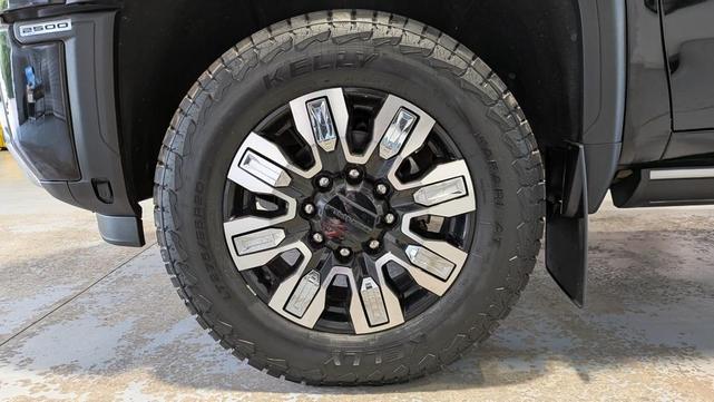 Photo of 2024 Onyx Black GMC Sierra 2500