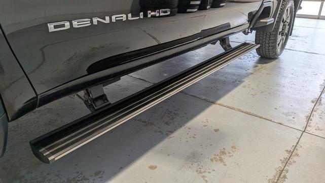 Photo of 2024 Onyx Black GMC Sierra 2500