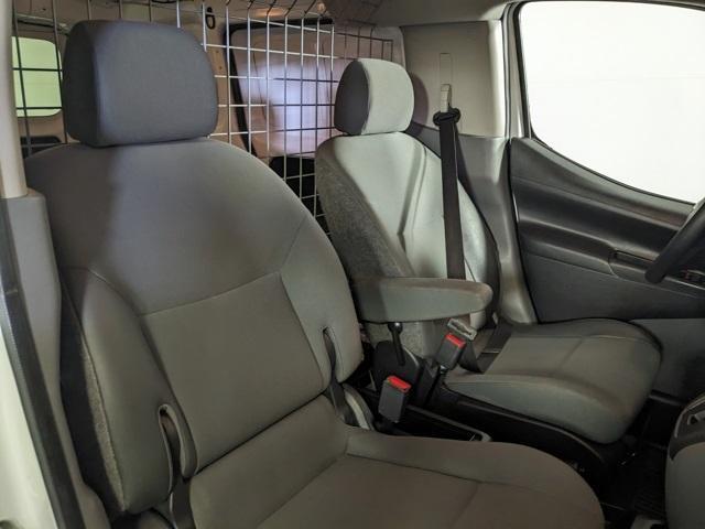Photo of 2020 Cloud White Nissan NV200