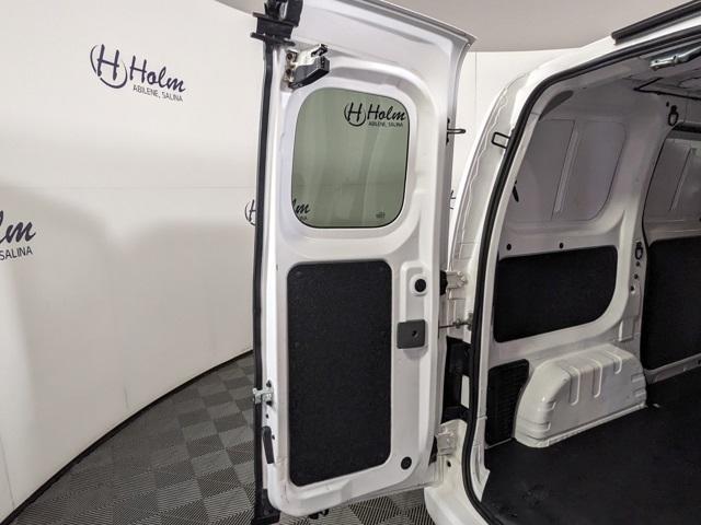 Photo of 2020 Cloud White Nissan NV200