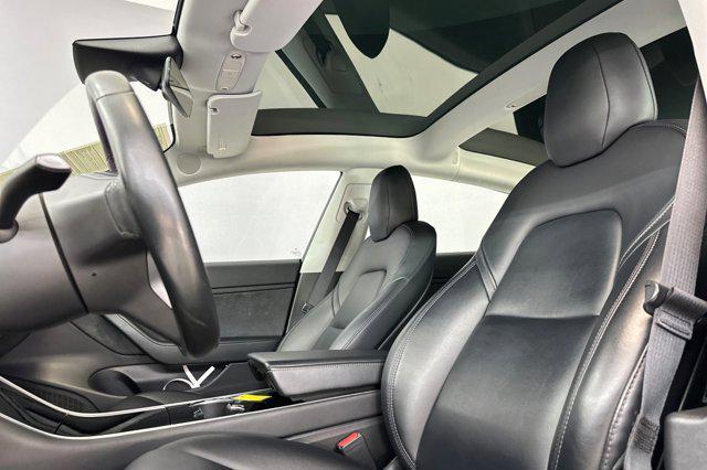 Photo of 2019 Solid Black Tesla Model 3