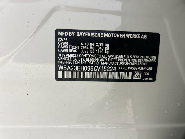 Photo of 2025 Alpine White BMW 740
