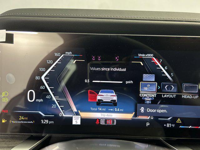 Photo of 2025 Alpine White BMW 740