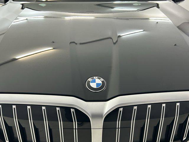 Photo of 2025 Black Sapphire Metallic BMW 530