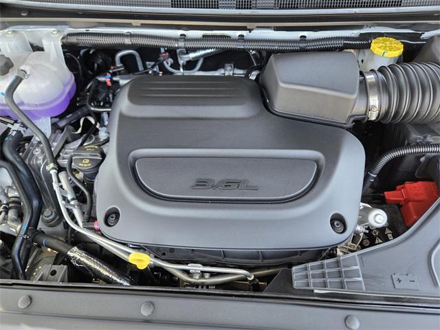 Photo of 2025 Bright White Clearcoat Chrysler Voyager