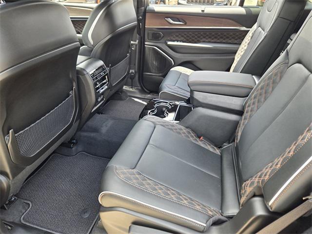Photo of 2025 Baltic Gray Metallic Clearcoat Jeep Grand Cherokee L