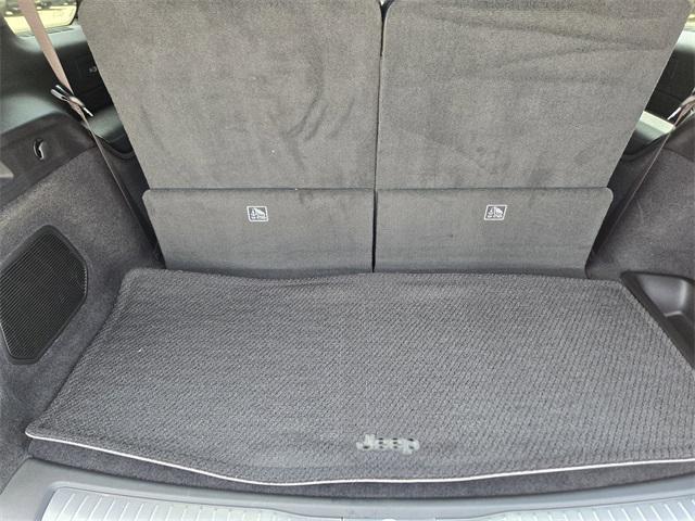 Photo of 2025 Baltic Gray Metallic Clearcoat Jeep Grand Cherokee L