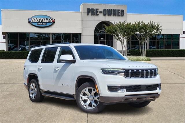 Photo of 2022 Bright White Clearcoat Jeep Wagoneer