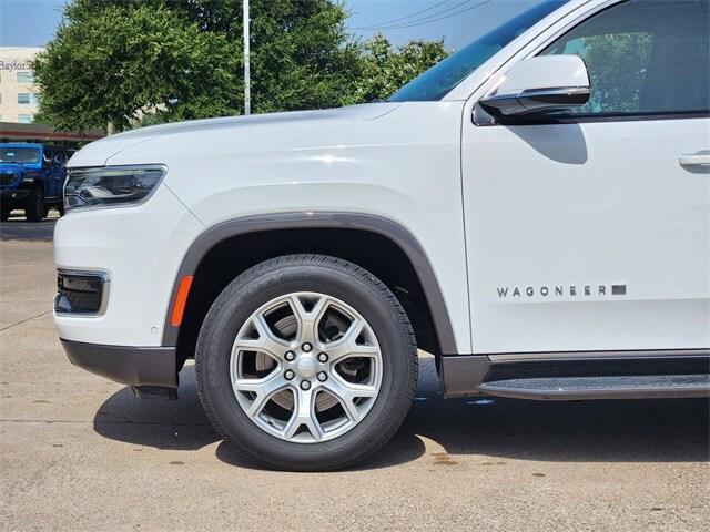 Photo of 2022 Bright White Clearcoat Jeep Wagoneer