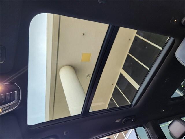 Photo of 2022 Bright White Clearcoat Jeep Wagoneer