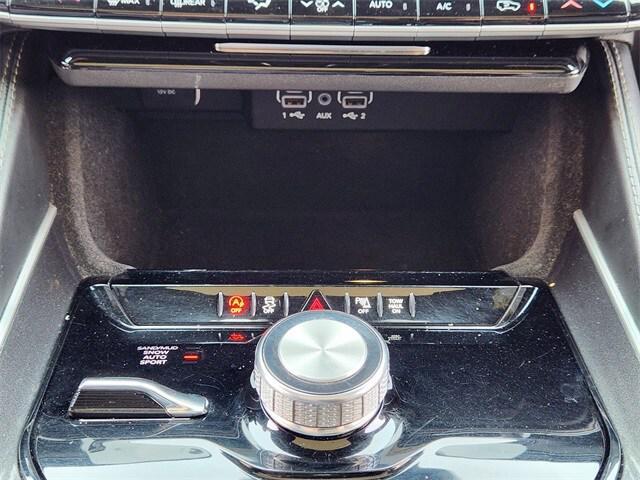 Photo of 2022 Bright White Clearcoat Jeep Wagoneer