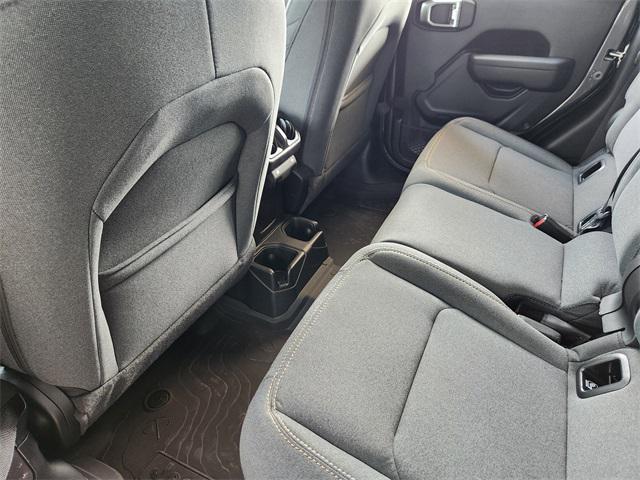 Photo of 2025 Granite Crystal Metallic Clearcoat Jeep Gladiator