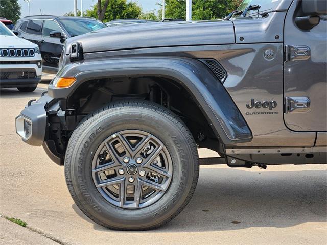 Photo of 2025 Granite Crystal Metallic Clearcoat Jeep Gladiator