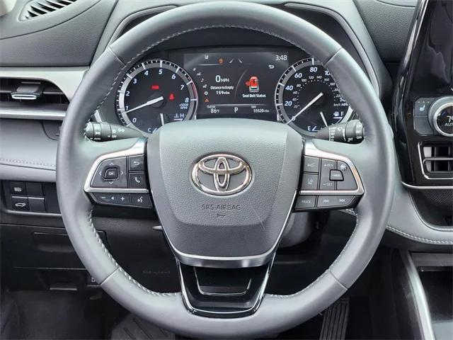 Photo of 2021 Ruby Flare Pearl Toyota Highlander