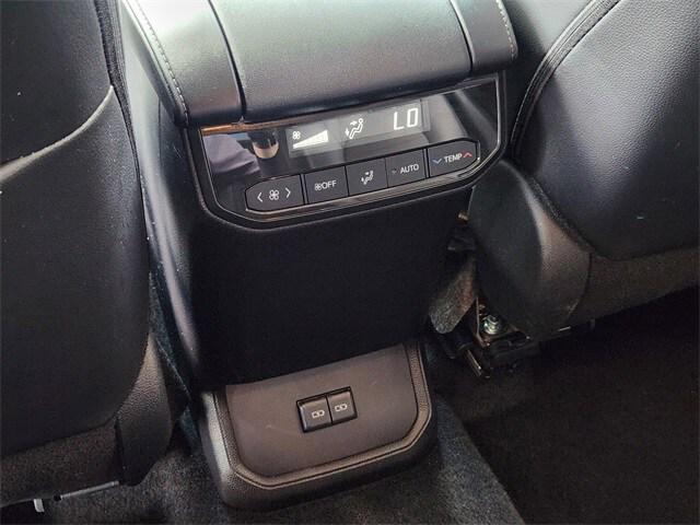 Photo of 2024 Gray Toyota Highlander