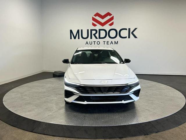 Photo of 2025 White Hyundai ELANTRA HEV