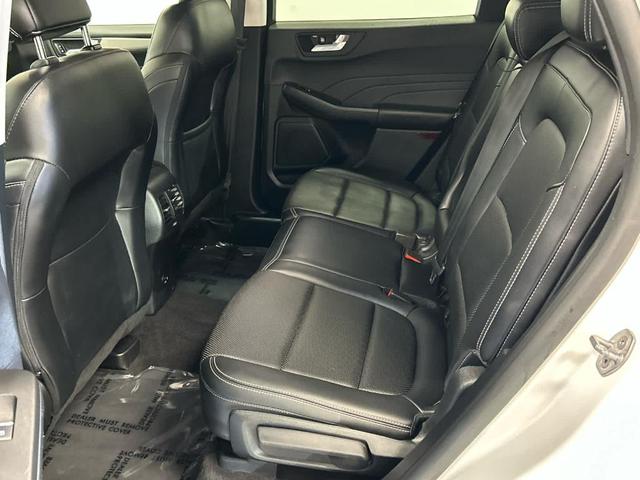 Photo of 2021 Oxford White Ford Escape