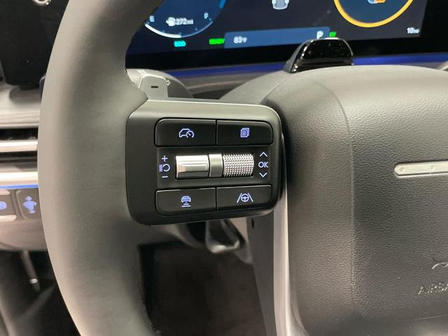 Photo of 2026 White Hyundai SANTA FE HEV