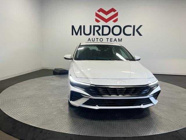 Photo of 2025 White Hyundai ELANTRA HEV