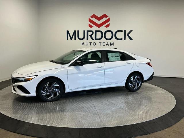 Photo of 2025 White Hyundai ELANTRA HEV