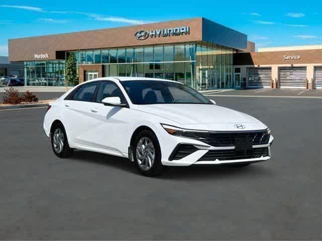 Photo of 2025 White Hyundai ELANTRA HEV