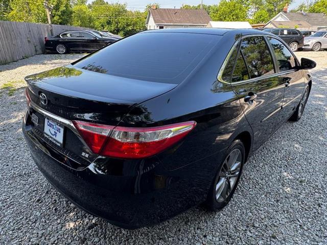 Photo of 2016 Midnight Black Metallic Toyota Camry