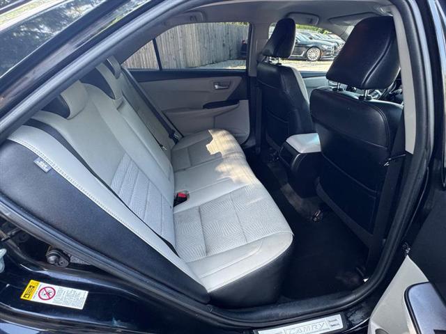 Photo of 2016 Midnight Black Metallic Toyota Camry