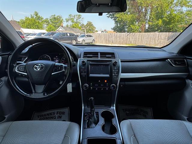 Photo of 2016 Midnight Black Metallic Toyota Camry