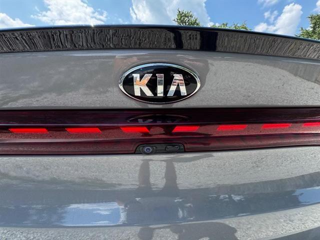 Photo of 2021 Wolf Gray Kia K5