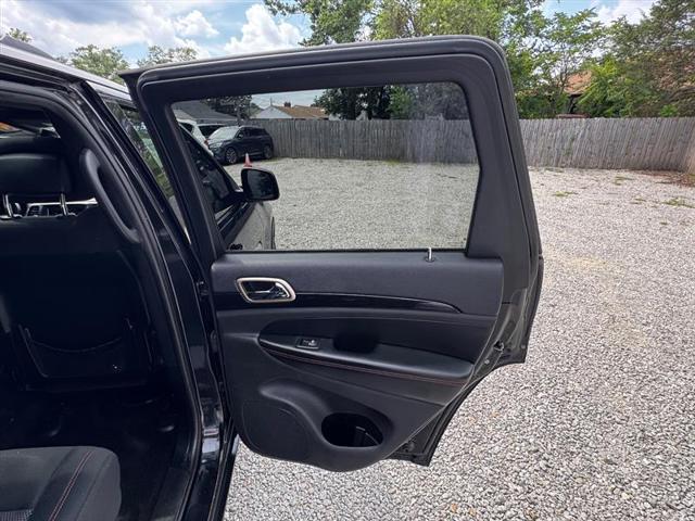 Photo of 2016 Black Jeep Grand Cherokee