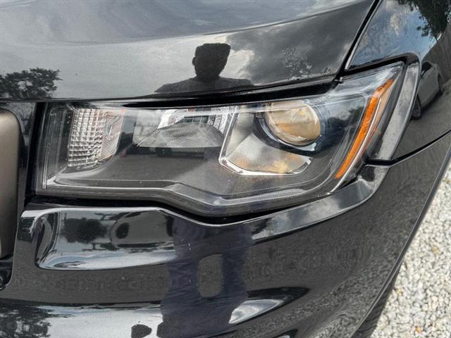 Photo of 2016 Black Jeep Grand Cherokee