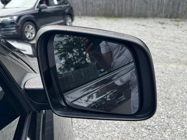 Photo of 2016 Black Jeep Grand Cherokee