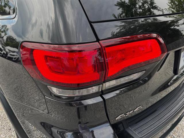 Photo of 2016 Black Jeep Grand Cherokee