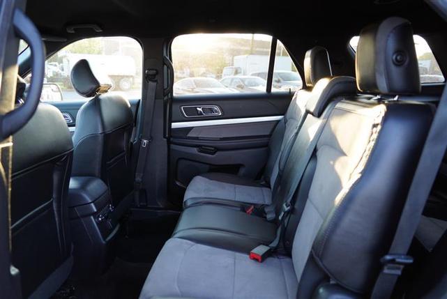 Photo of 2017 Ingot Silver Metallic Ford Explorer