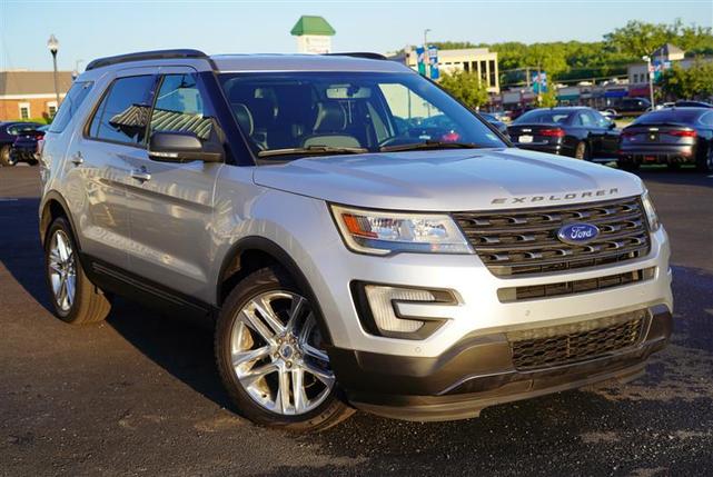 Photo of 2017 Ingot Silver Metallic Ford Explorer